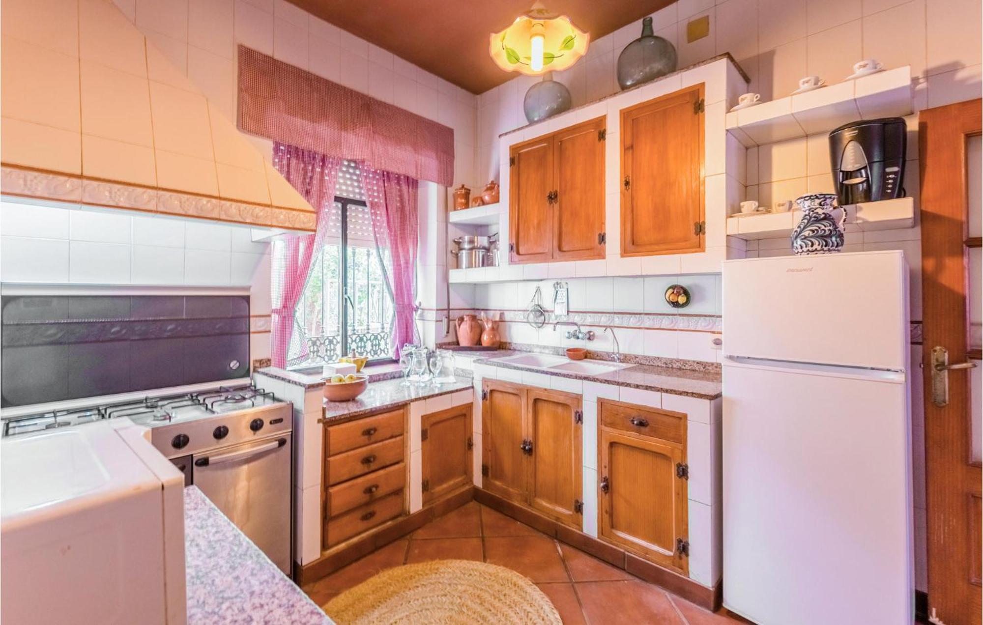 Gorgeous Home In Aldeaquemada With Swimming Pool Dış mekan fotoğraf